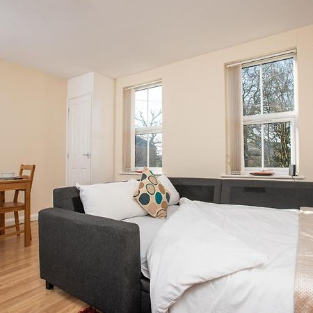 Cowley Spacious Flat With Parking, Oxford Exterior photo